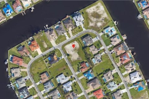 Terreno en venta en Cape Coral, Florida № 1870276 - foto 2