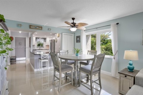 Condo in Lauderhill, Florida, 2 bedrooms  № 1886626 - photo 7