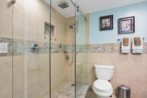 Condo in Lauderhill, Florida, 2 bedrooms  № 1886626 - photo 26