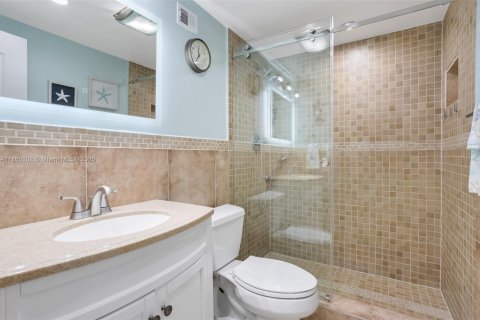 Condo in Lauderhill, Florida, 2 bedrooms  № 1886626 - photo 27