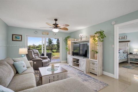Condo in Lauderhill, Florida, 2 bedrooms  № 1886626 - photo 8