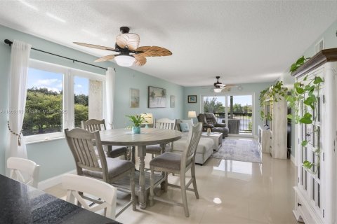 Condo in Lauderhill, Florida, 2 bedrooms  № 1886626 - photo 6