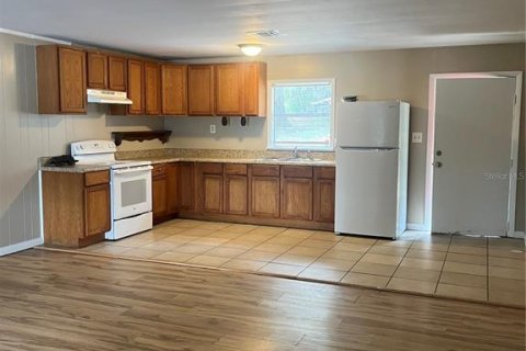 Villa ou maison à louer à Eustis, Floride: 2 chambres, 101.45 m2 № 2096046 - photo 3