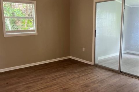 Villa ou maison à louer à Eustis, Floride: 2 chambres, 101.45 m2 № 2096046 - photo 11