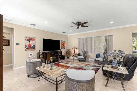 House in Summerfield, Florida 2 bedrooms, 170.94 sq.m. № 2347250 - photo 6