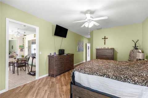 House in Summerfield, Florida 2 bedrooms, 170.94 sq.m. № 2347250 - photo 17