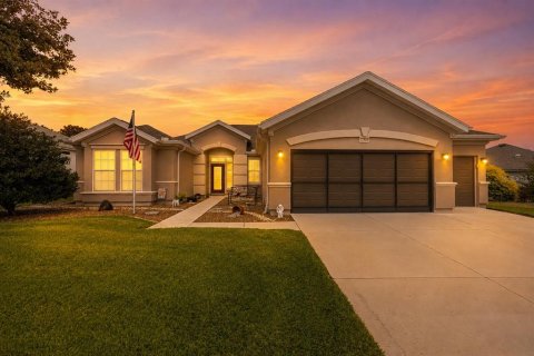 House in Summerfield, Florida 2 bedrooms, 170.94 sq.m. № 2347250