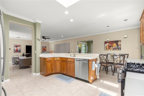 House in Summerfield, Florida 2 bedrooms, 170.94 sq.m. № 2347250 - photo 11