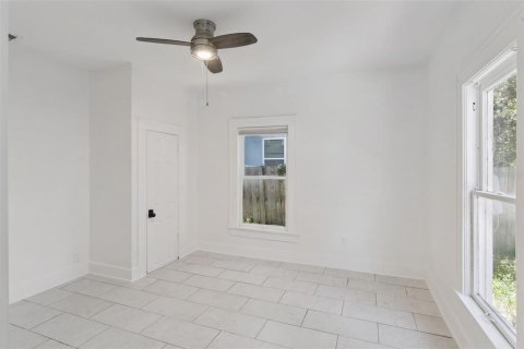 Villa ou maison à vendre à Saint Petersburg, Floride: 5 chambres, 153.85 m2 № 2291445 - photo 15