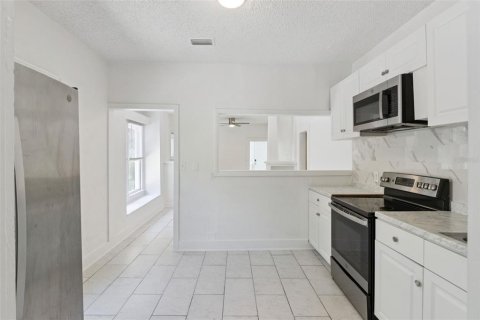Villa ou maison à vendre à Saint Petersburg, Floride: 5 chambres, 153.85 m2 № 2291445 - photo 11