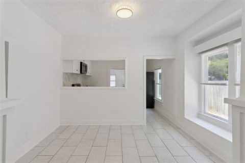 Villa ou maison à vendre à Saint Petersburg, Floride: 5 chambres, 153.85 m2 № 2291445 - photo 9