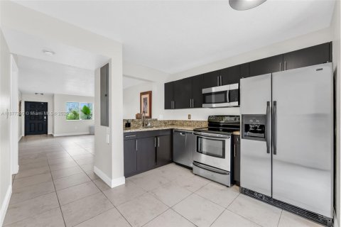 Condo in Davie, Florida, 2 bedrooms  № 1920555 - photo 5