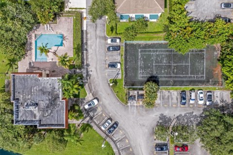 Condo in Davie, Florida, 2 bedrooms  № 1920555 - photo 27