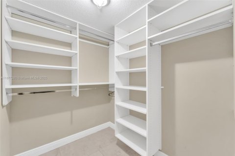 Condo in Davie, Florida, 2 bedrooms  № 1920555 - photo 14