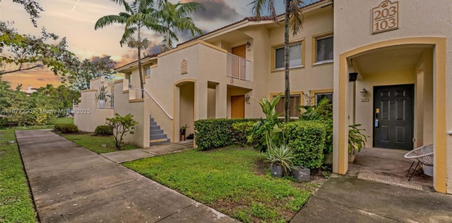 Condo in Davie, Florida, 2 bedrooms № 1920555