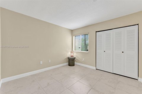 Condo in Davie, Florida, 2 bedrooms  № 1920555 - photo 18