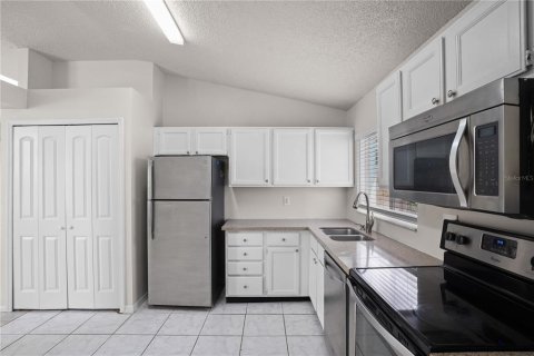 Casa en venta en Kissimmee, Florida, 3 dormitorios, 121.42 m2 № 2358592 - foto 13