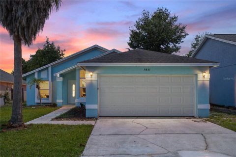 House in Kissimmee, Florida 3 bedrooms, 121.42 sq.m. № 2358592