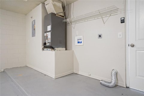 Casa en venta en Kissimmee, Florida, 3 dormitorios, 121.42 m2 № 2358592 - foto 25