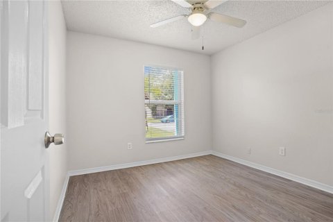 Casa en venta en Kissimmee, Florida, 3 dormitorios, 121.42 m2 № 2358592 - foto 19