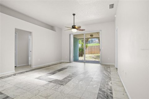 Casa en venta en Kissimmee, Florida, 3 dormitorios, 121.42 m2 № 2358592 - foto 8