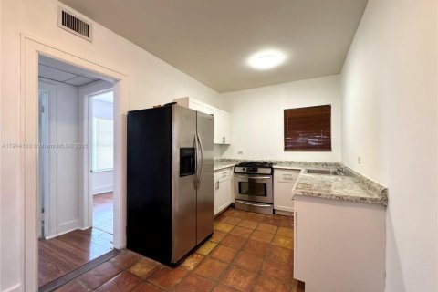 Condominio en venta en Miami Beach, Florida, 1 dormitorio, 65.03 m2 № 2035003 - foto 12