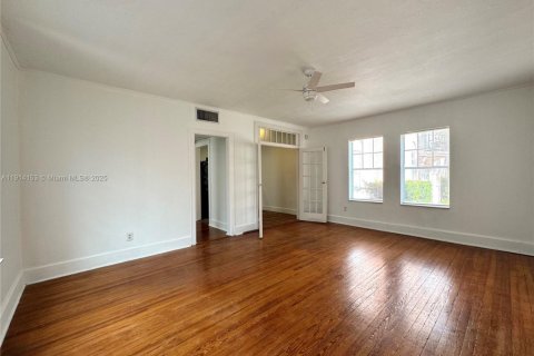 Condominio en venta en Miami Beach, Florida, 1 dormitorio, 65.03 m2 № 2035003 - foto 5