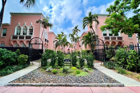 Condominio en Miami Beach, Florida, 1 dormitorio  № 2035003