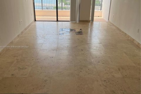 Condo in Miami, Florida, 1 bedroom  № 1703608 - photo 6