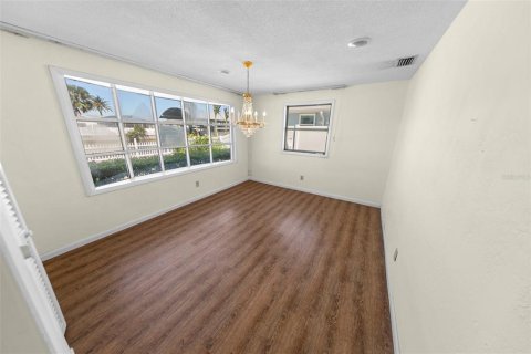 House in Ponce Inlet, Florida 4 bedrooms, 215.16 sq.m. № 2436982 - photo 13