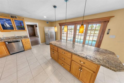 House in Ponce Inlet, Florida 4 bedrooms, 215.16 sq.m. № 2436982 - photo 12