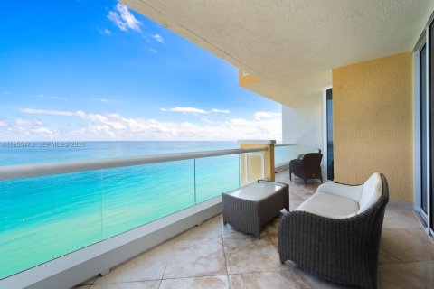 Condominio en alquiler en Sunny Isles Beach, Florida, 3 dormitorios, 205.69 m2 № 2010212 - foto 10