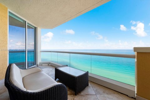 Condominio en alquiler en Sunny Isles Beach, Florida, 3 dormitorios, 205.69 m2 № 2010212 - foto 6