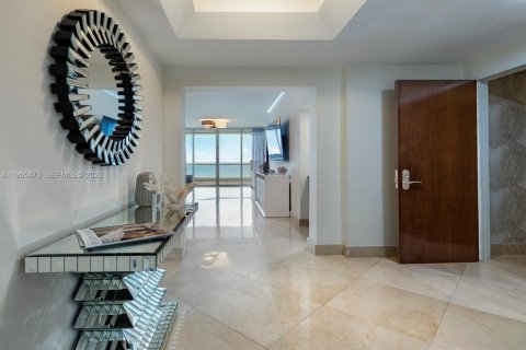 Condominio en alquiler en Sunny Isles Beach, Florida, 3 dormitorios, 205.69 m2 № 2010212 - foto 4
