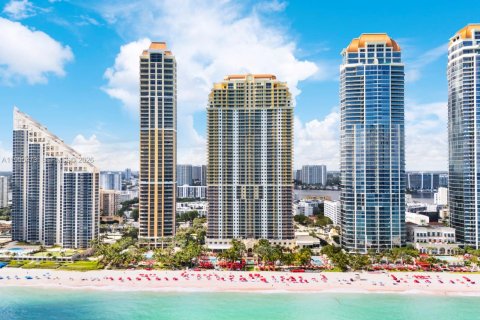 Condominio en Sunny Isles Beach, Florida, 3 dormitorios  № 2010212