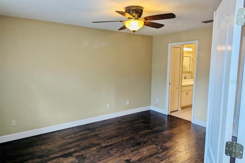 House in Wesley Chapel, Florida 3 bedrooms, 175.4 sq.m. № 1885233 - photo 10