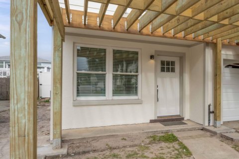Villa ou maison à louer à Neptune Beach, Floride: 2 chambres, 118.08 m2 № 891525 - photo 1
