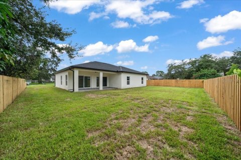 House in Cocoa, Florida 4 bedrooms, 159.42 sq.m. № 1808600 - photo 16