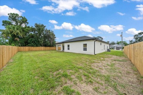 House in Cocoa, Florida 4 bedrooms, 159.42 sq.m. № 1808600 - photo 17