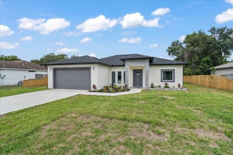 House in Cocoa, Florida 4 bedrooms, 159.42 sq.m. № 1808600 - photo 2