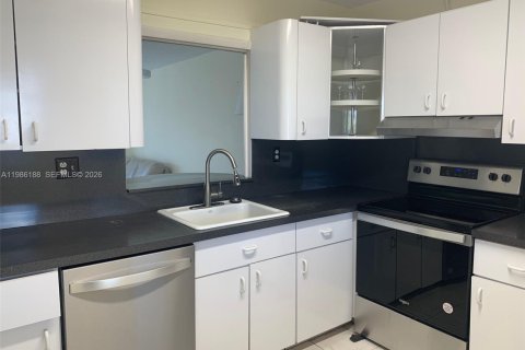 Снять в аренду кондоминиум в Норт-Майами-Бич, Флорида 1 спальня, 75.44м2, № 2058302 - фото 6