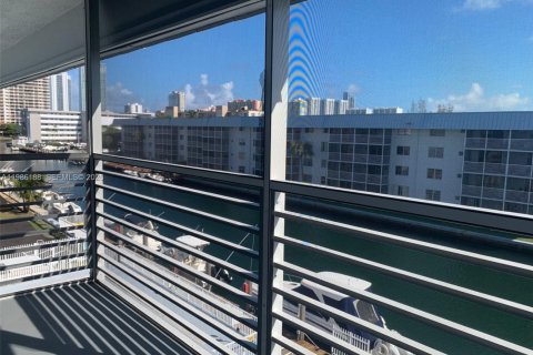 Снять в аренду кондоминиум в Норт-Майами-Бич, Флорида 1 спальня, 75.44м2, № 2058302 - фото 5