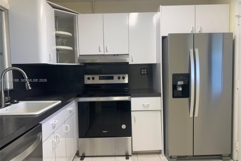 Снять в аренду кондоминиум в Норт-Майами-Бич, Флорида 1 спальня, 75.44м2, № 2058302 - фото 7