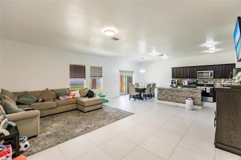 House in Seffner, Florida 4 bedrooms, 183.85 sq.m. № 1581939 - photo 5