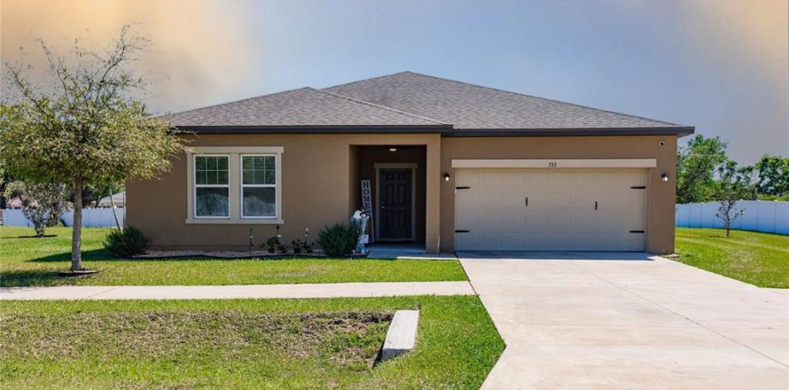 House in Seffner, Florida 4 bedrooms, 183.85 sq.m. № 1581939