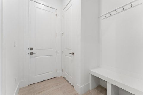 Villa ou maison à vendre à Port St. Lucie, Floride: 3 chambres, 279.82 m2 № 2077498 - photo 4
