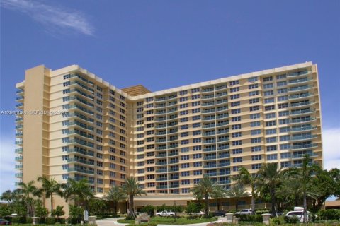 Studio à Condo à Hollywood, Floride  № 2186461