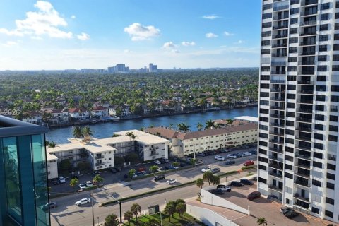 Copropriété à vendre à Hollywood, Floride: 54.81 m2 № 2186461 - photo 11