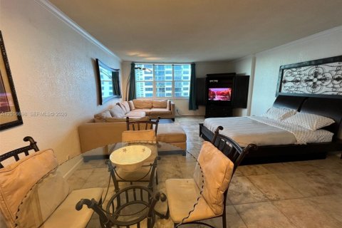 Copropriété à vendre à Hollywood, Floride: 54.81 m2 № 2186461 - photo 16