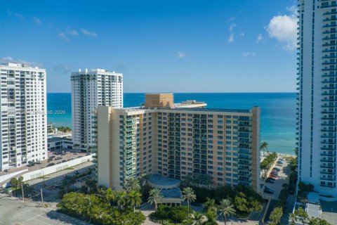 Copropriété à vendre à Hollywood, Floride: 54.81 m2 № 2186461 - photo 4